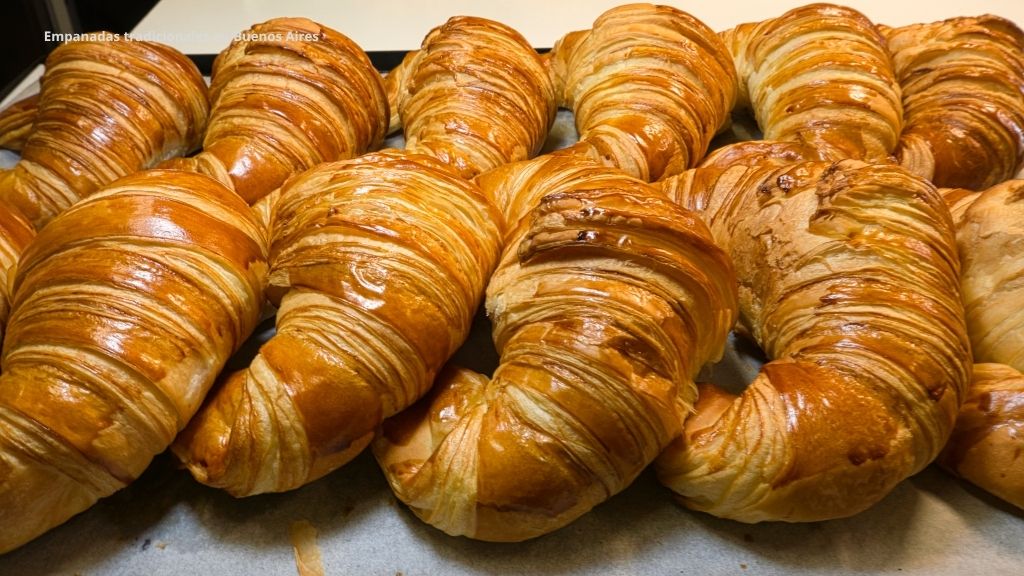 Medialunas artesanales Medialunas artesanales para desayunos con sabor casero